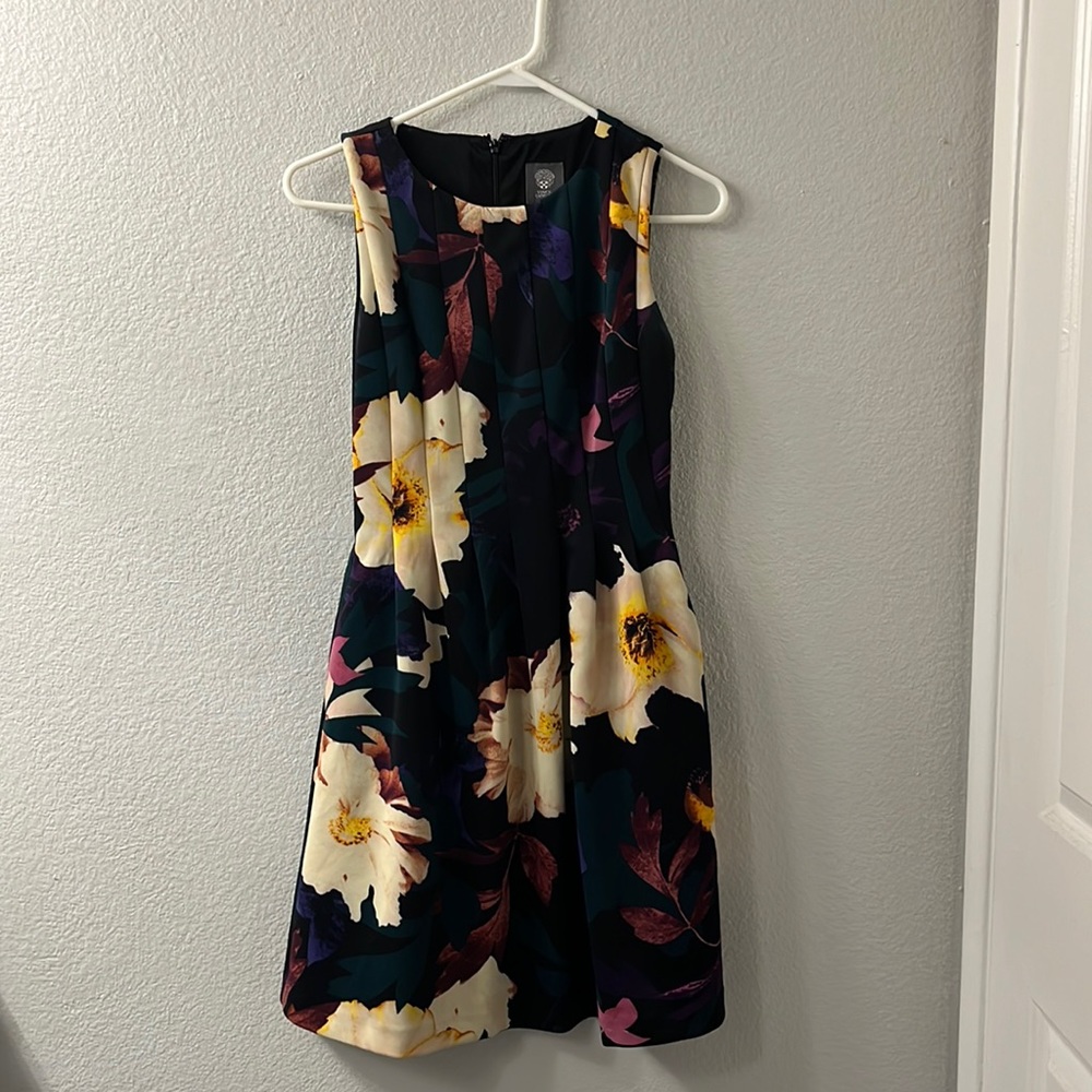 Vince Camuto Womens 2 Floral Pleated Fit Flare Sleeveless Scuba Dress